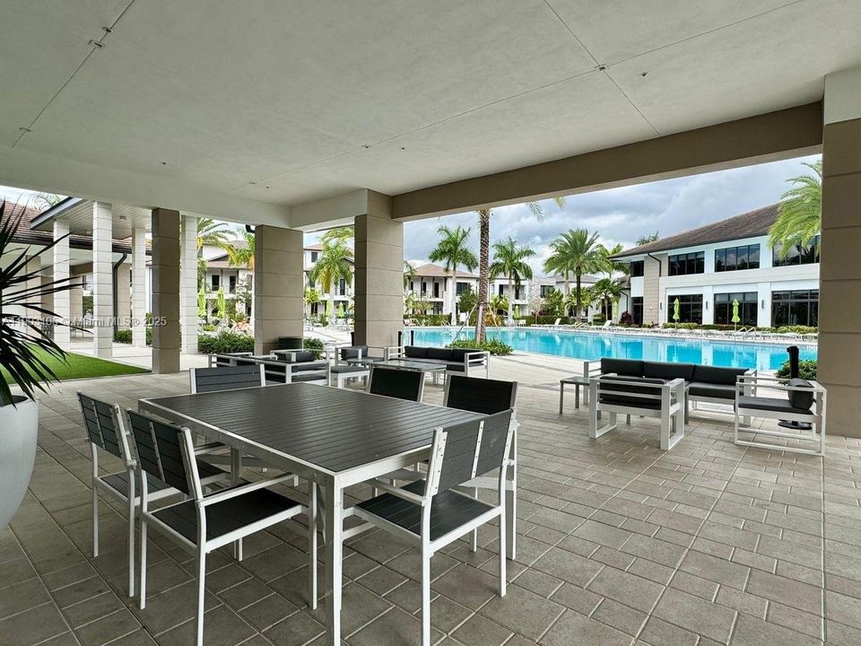 For Rent: $5,500 (3 beds, 3 baths, 2366 Square Feet)