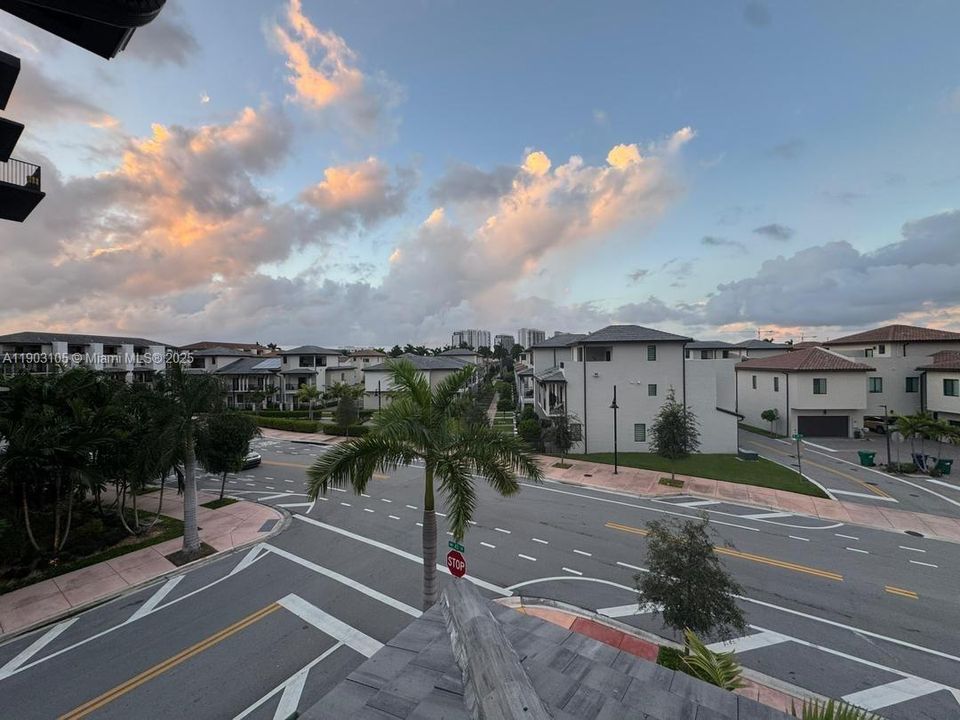 For Rent: $5,500 (3 beds, 3 baths, 2366 Square Feet)