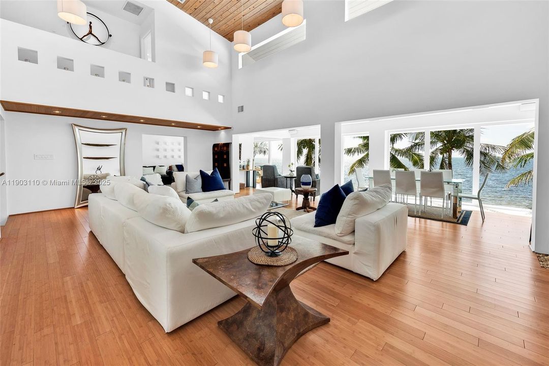 For Sale: $6,000,000 (3 beds, 3 baths, 2511 Square Feet)