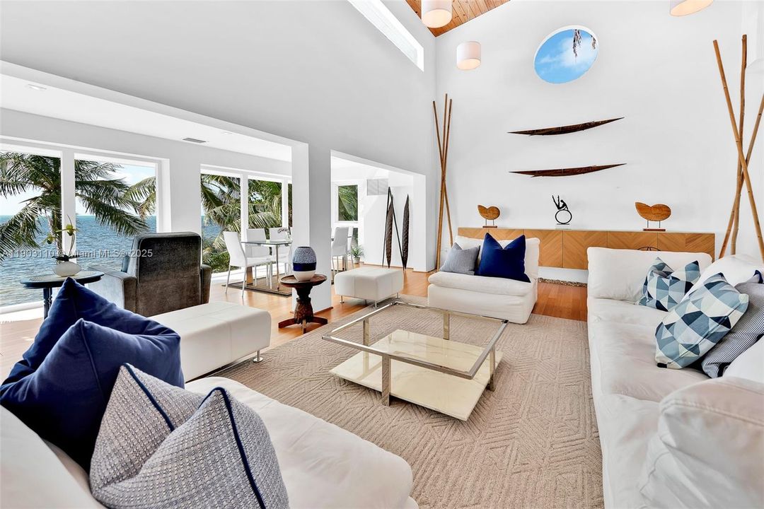 For Sale: $6,000,000 (3 beds, 3 baths, 2511 Square Feet)