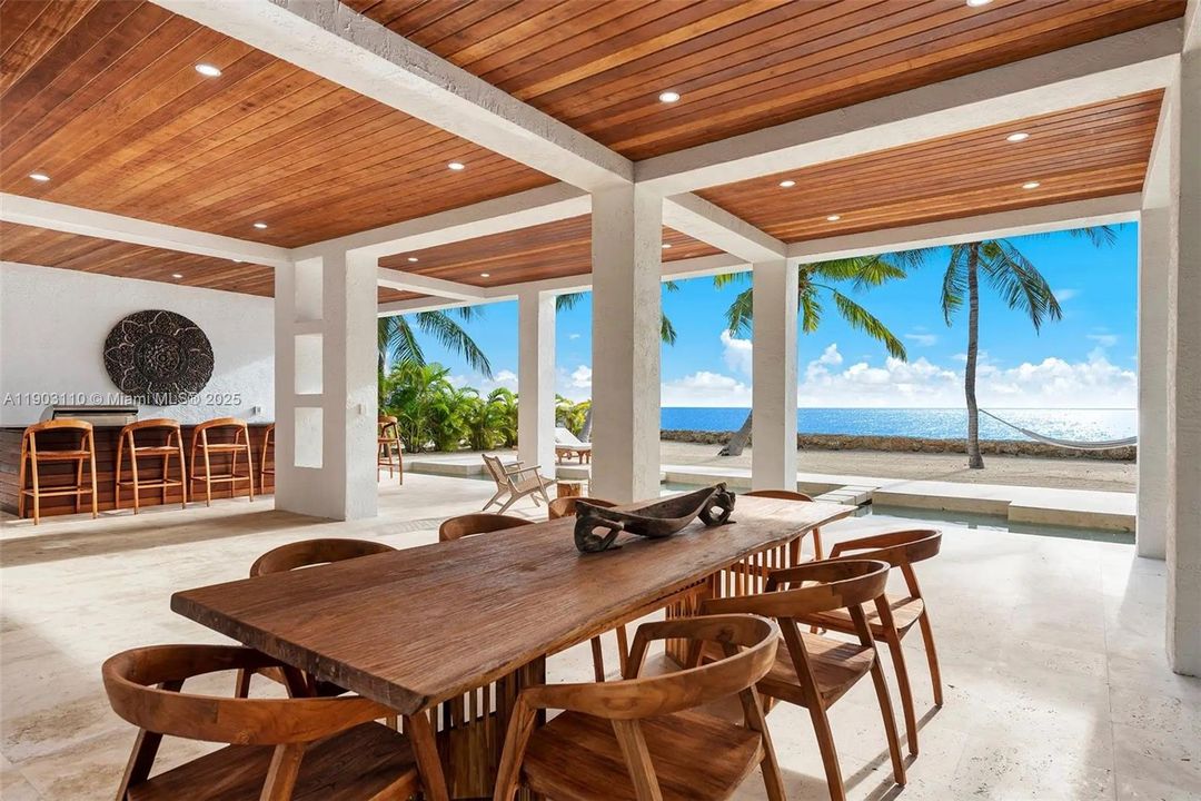 For Sale: $6,000,000 (3 beds, 3 baths, 2511 Square Feet)