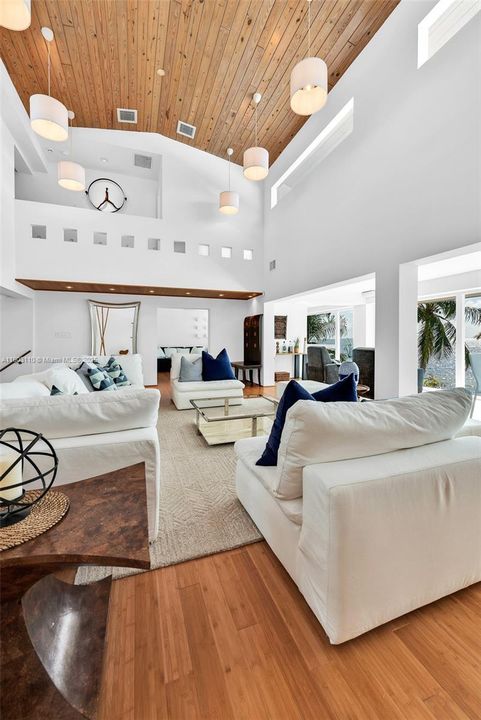 For Sale: $6,000,000 (3 beds, 3 baths, 2511 Square Feet)