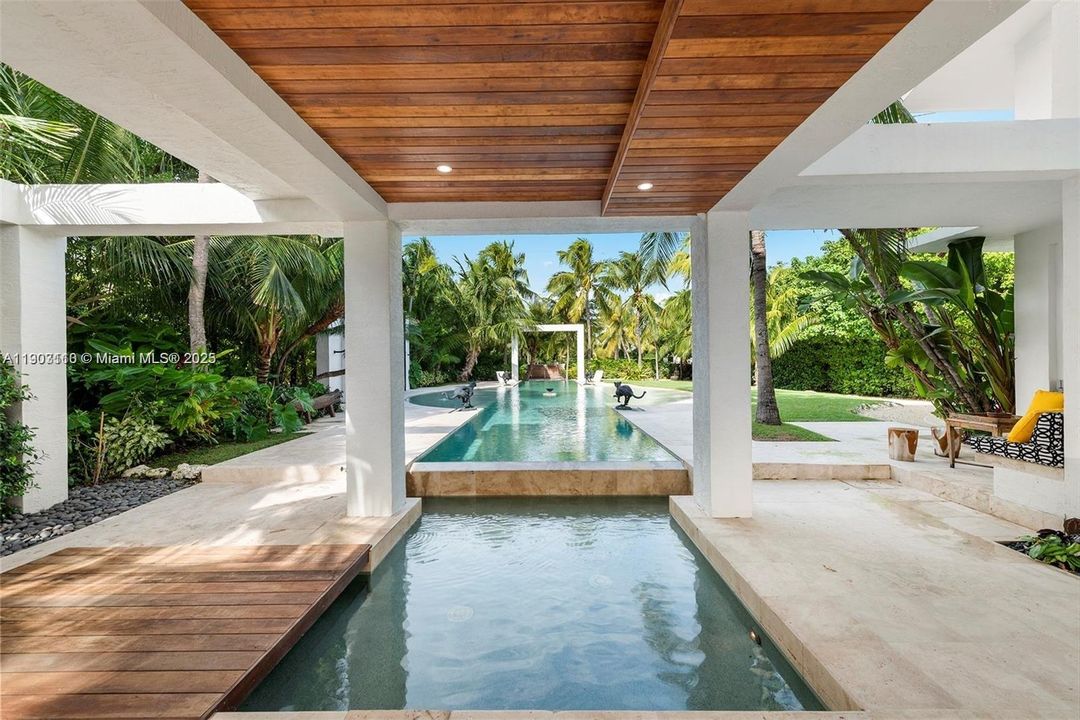 For Sale: $6,000,000 (3 beds, 3 baths, 2511 Square Feet)