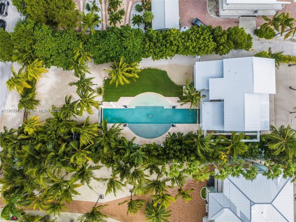 For Sale: $6,000,000 (3 beds, 3 baths, 2511 Square Feet)