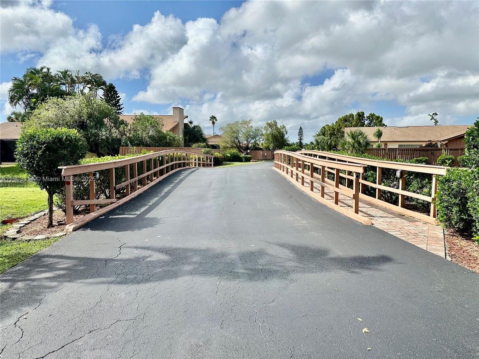 For Rent: $1,950 (2 beds, 2 baths, 1006 Square Feet)