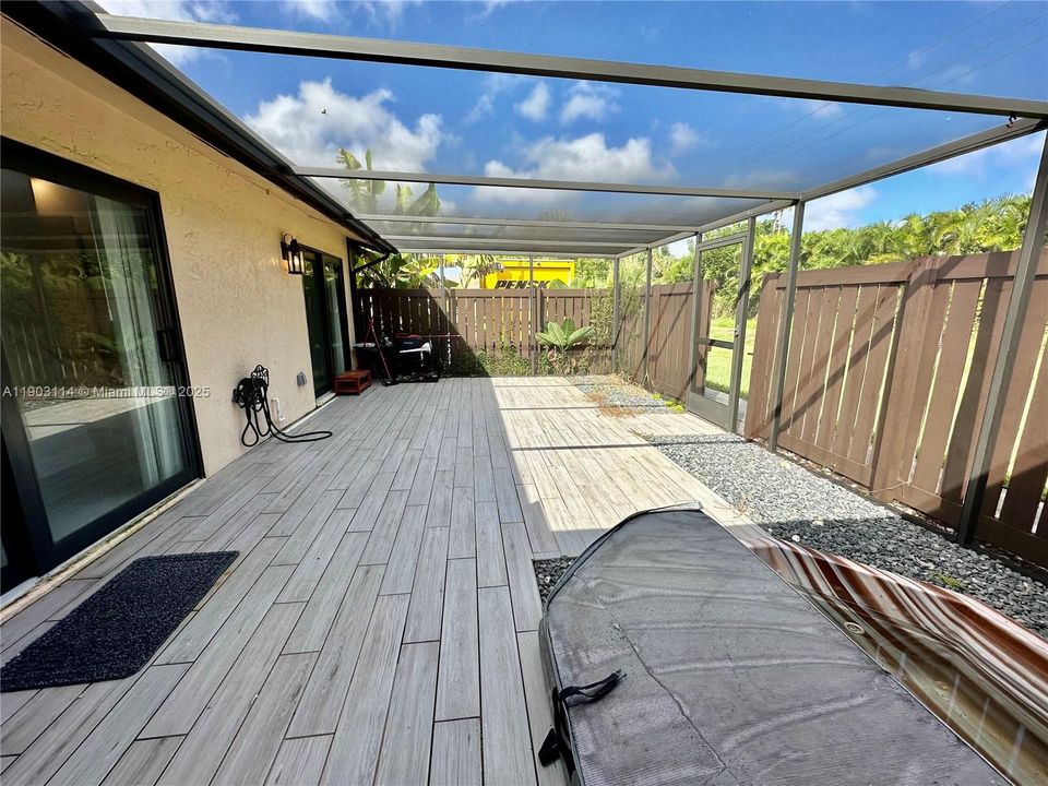 For Rent: $1,950 (2 beds, 2 baths, 1006 Square Feet)