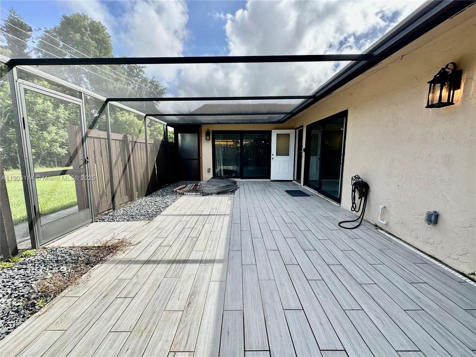 For Rent: $1,950 (2 beds, 2 baths, 1006 Square Feet)