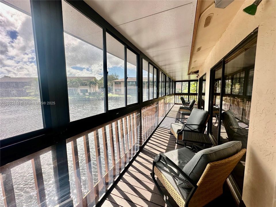 For Rent: $1,950 (2 beds, 2 baths, 1006 Square Feet)