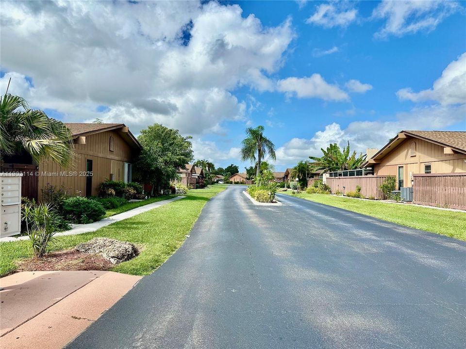 For Rent: $1,950 (2 beds, 2 baths, 1006 Square Feet)