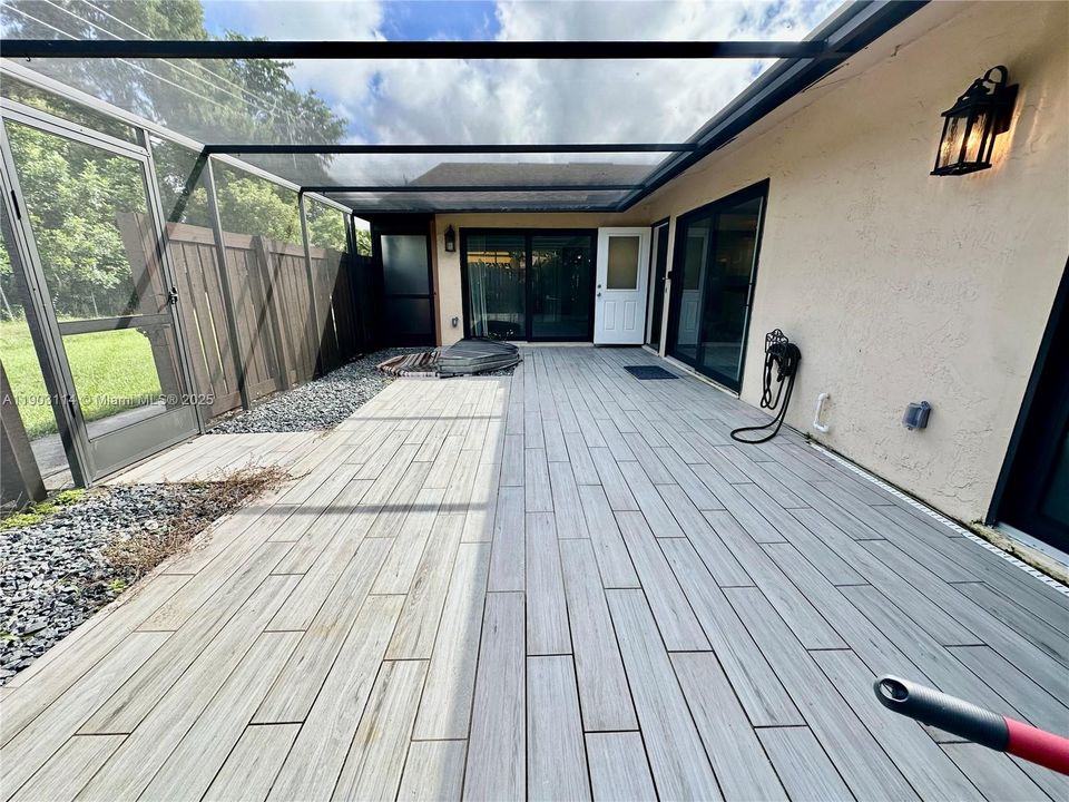 For Rent: $1,950 (2 beds, 2 baths, 1006 Square Feet)