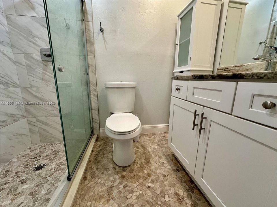 For Rent: $1,950 (2 beds, 2 baths, 1006 Square Feet)