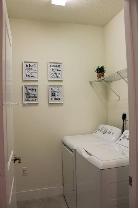 На продажу: $610,000 (3 спален, 2 ванн, 1506 Квадратных фут)