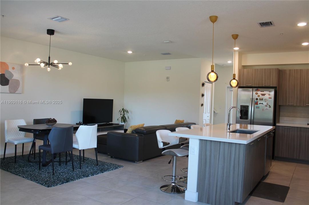 На продажу: $610,000 (3 спален, 2 ванн, 1506 Квадратных фут)