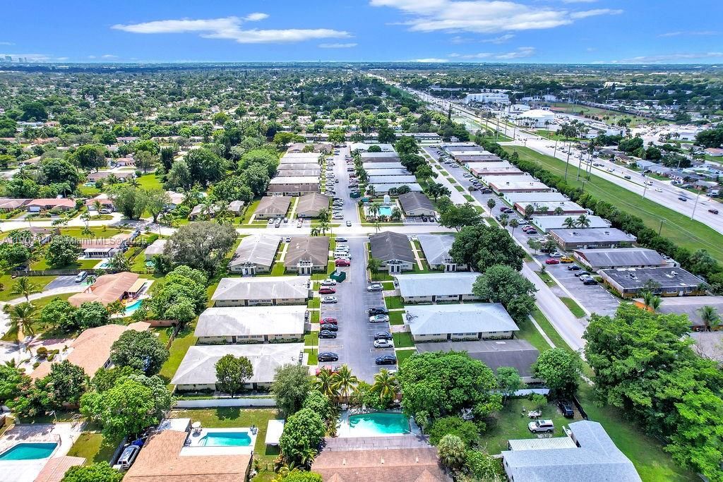 Recently Rented: $1,825 (2 beds, 1 baths, 827 Square Feet)