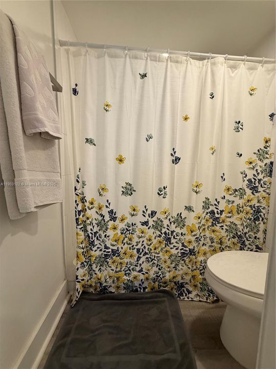 待售: $269,000 (2 贝兹, 2 浴室, 1160 平方英尺)