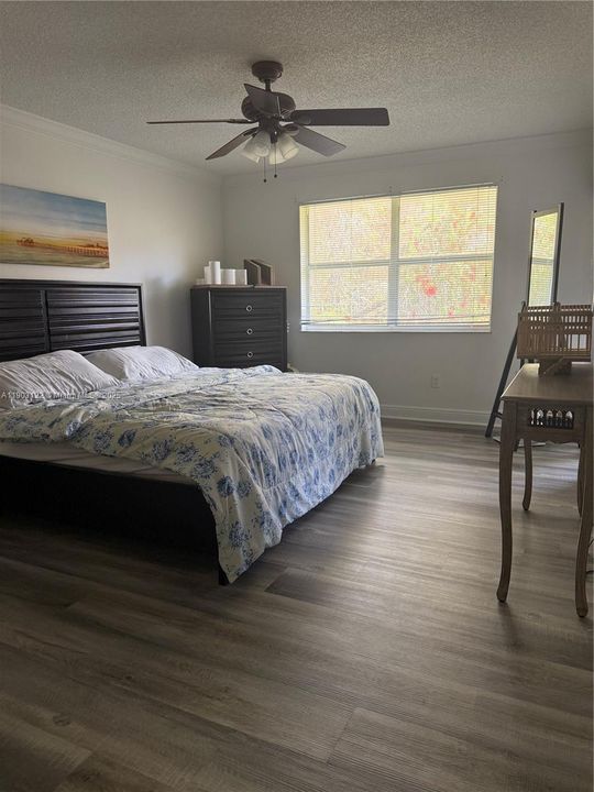 待售: $269,000 (2 贝兹, 2 浴室, 1160 平方英尺)