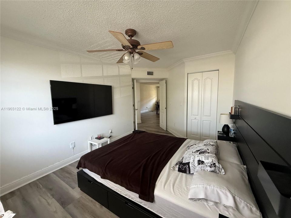 待售: $269,000 (2 贝兹, 2 浴室, 1160 平方英尺)