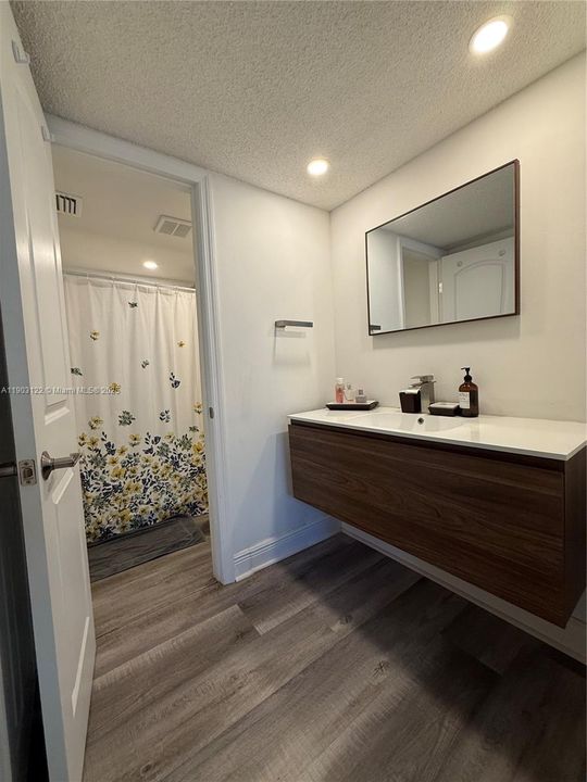 待售: $269,000 (2 贝兹, 2 浴室, 1160 平方英尺)