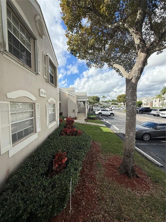 For Sale: $269,000 (2 beds, 2 baths, 1160 Square Feet)