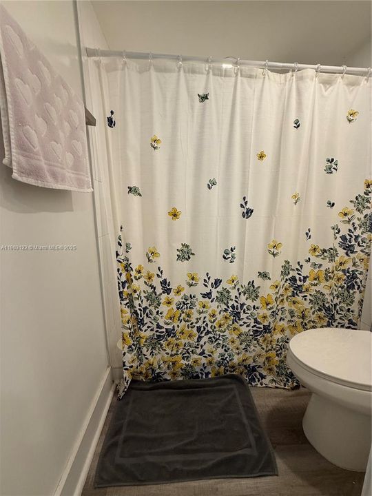 待售: $269,000 (2 贝兹, 2 浴室, 1160 平方英尺)