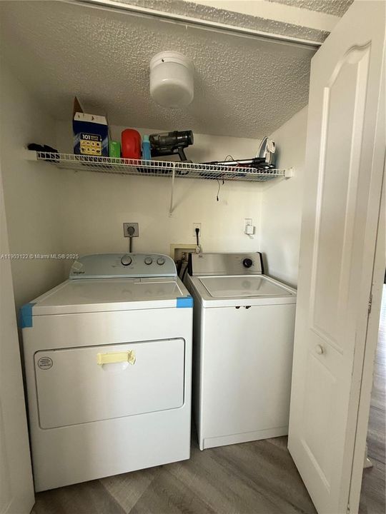 待售: $269,000 (2 贝兹, 2 浴室, 1160 平方英尺)