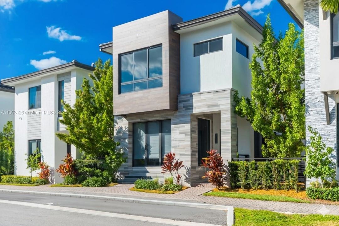 En Venta: $1,075,000 (4 camas, 4 baños, 2477 Pies cuadrados)