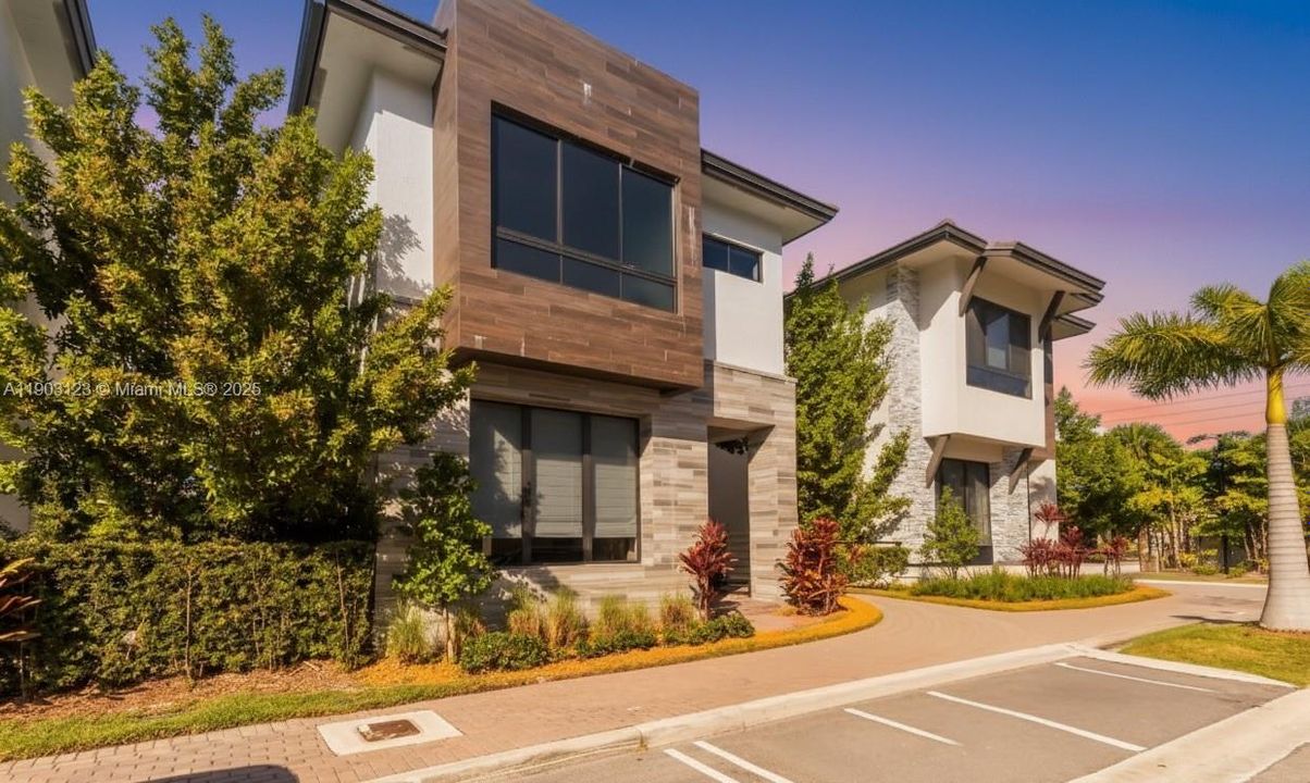 En Venta: $1,075,000 (4 camas, 4 baños, 2477 Pies cuadrados)