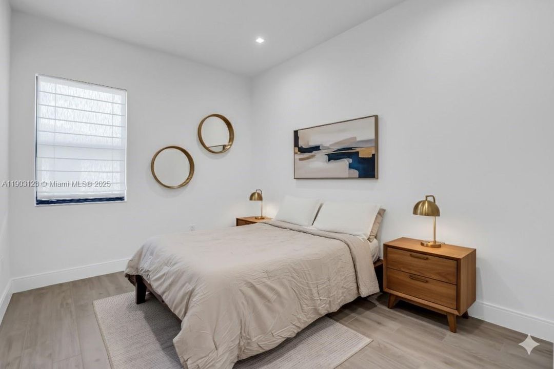 En Venta: $1,075,000 (4 camas, 4 baños, 2477 Pies cuadrados)