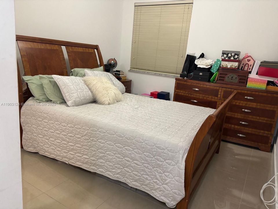 出租: $2,950 (3 贝兹, 2 浴室, 1260 平方英尺)