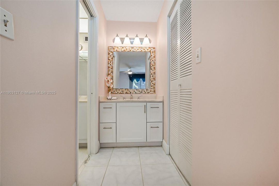 For Sale: $185,000 (2 beds, 2 baths, 1100 Square Feet)