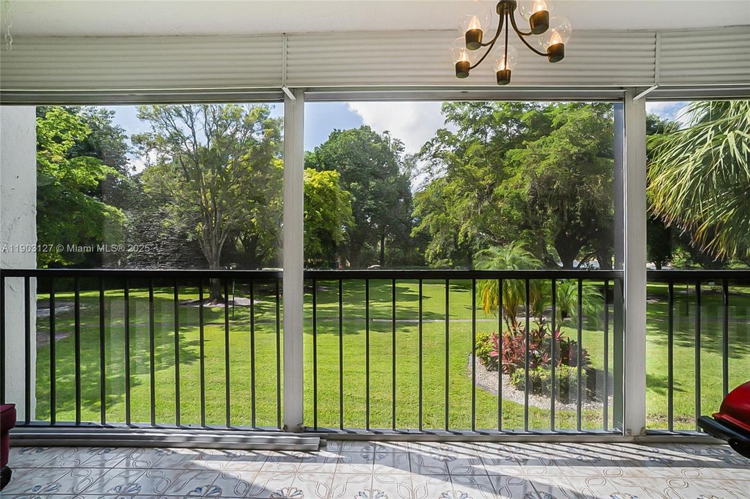 For Sale: $185,000 (2 beds, 2 baths, 1100 Square Feet)