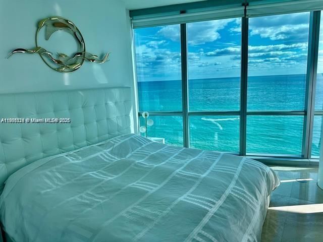 For Rent: $6,300 (1 beds, 1 baths, 858 Square Feet)