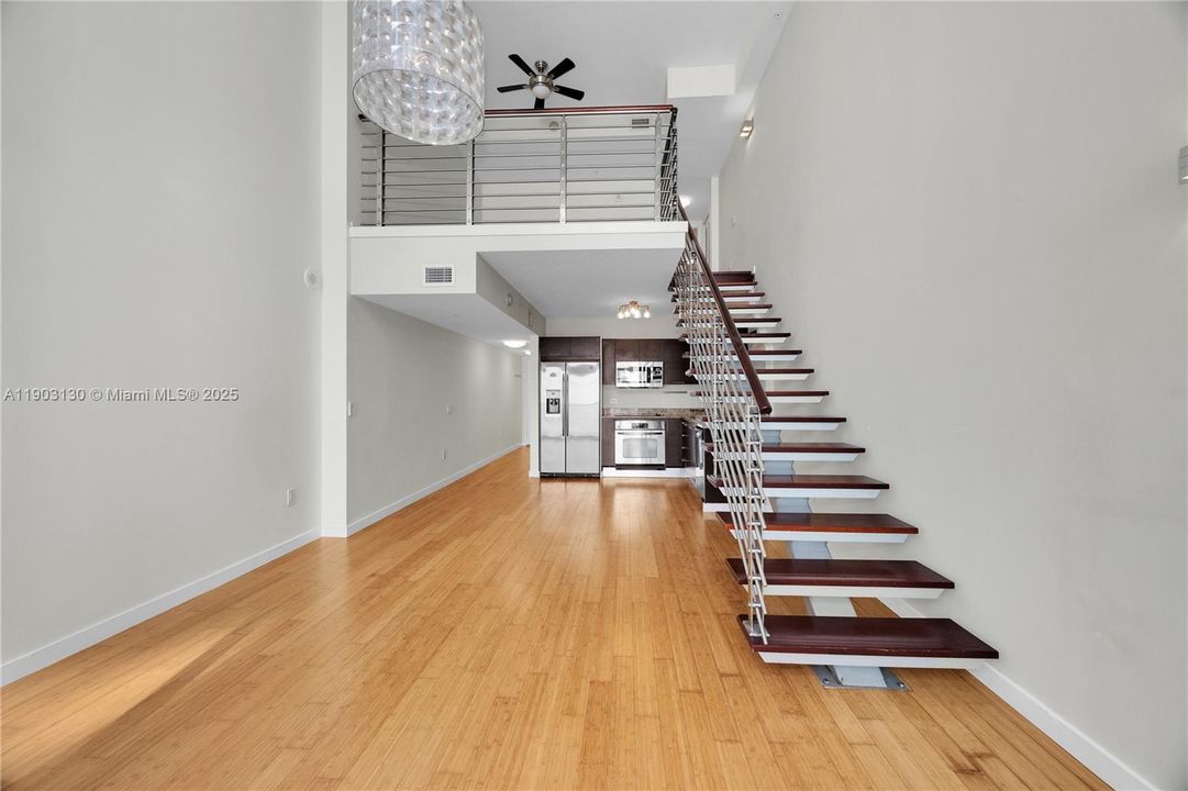 For Sale: $450,000 (1 beds, 1 baths, 952 Square Feet)