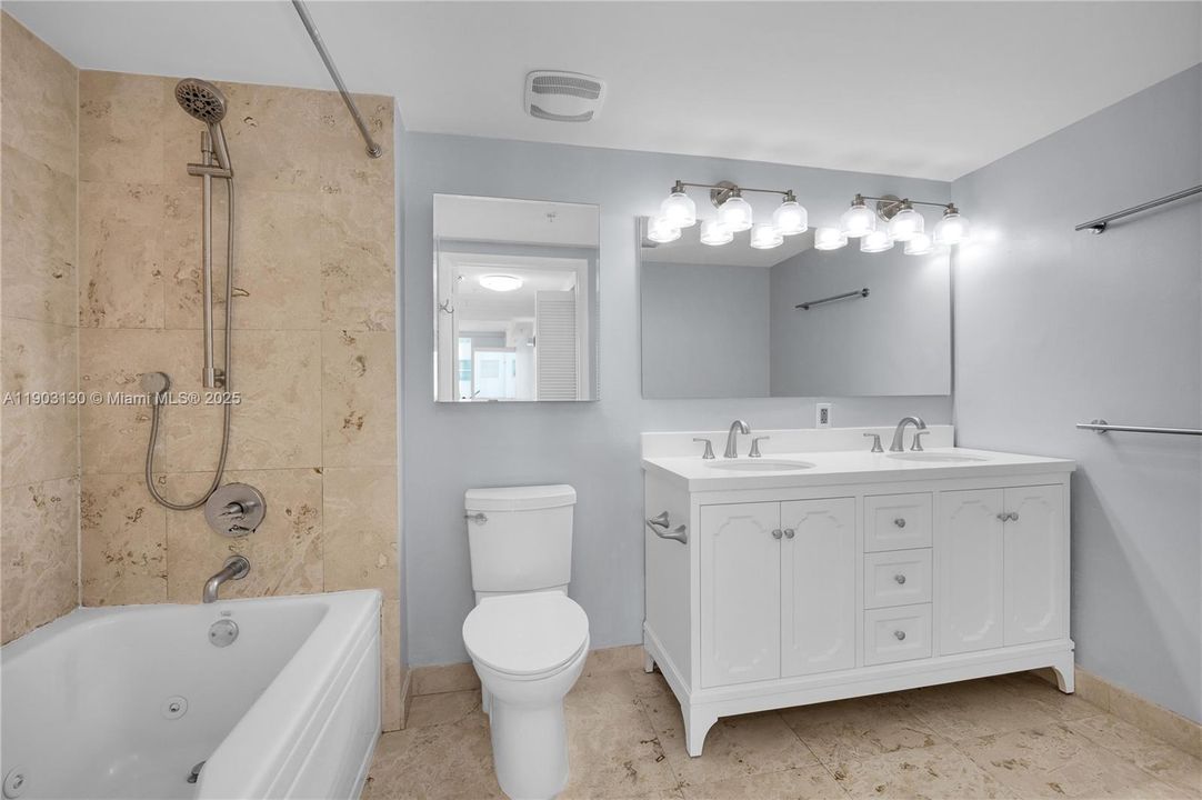 For Sale: $450,000 (1 beds, 1 baths, 952 Square Feet)