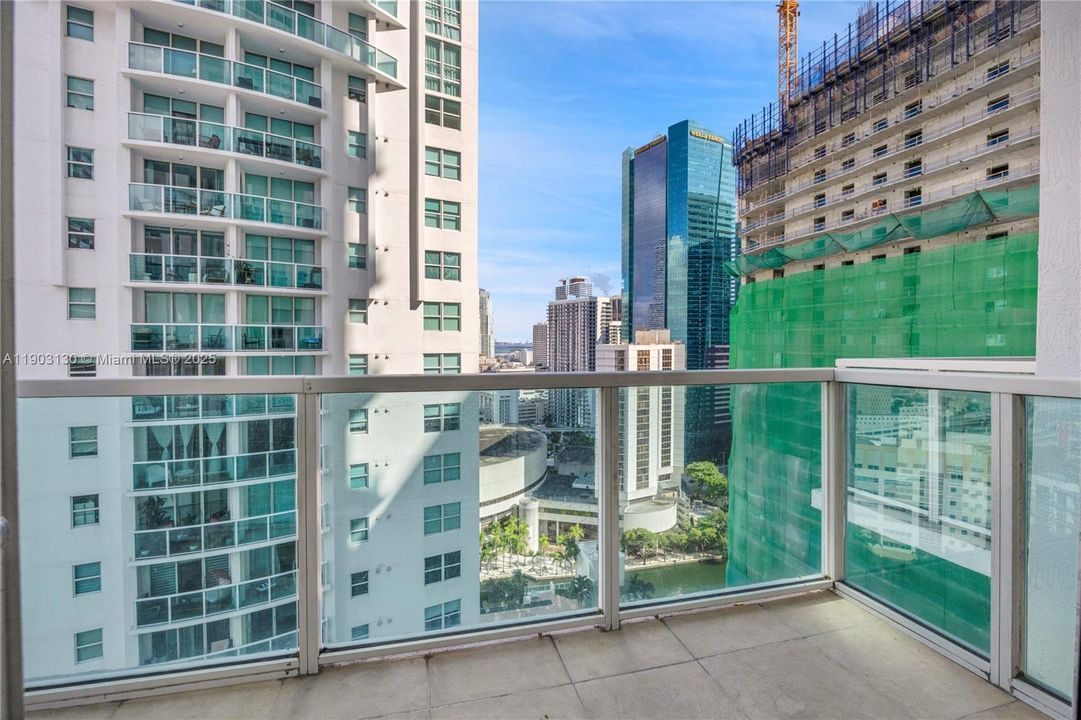 For Sale: $450,000 (1 beds, 1 baths, 952 Square Feet)