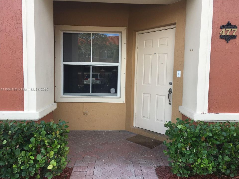 Recently Rented: $2,800 (2 beds, 2 baths, 1050 Square Feet)