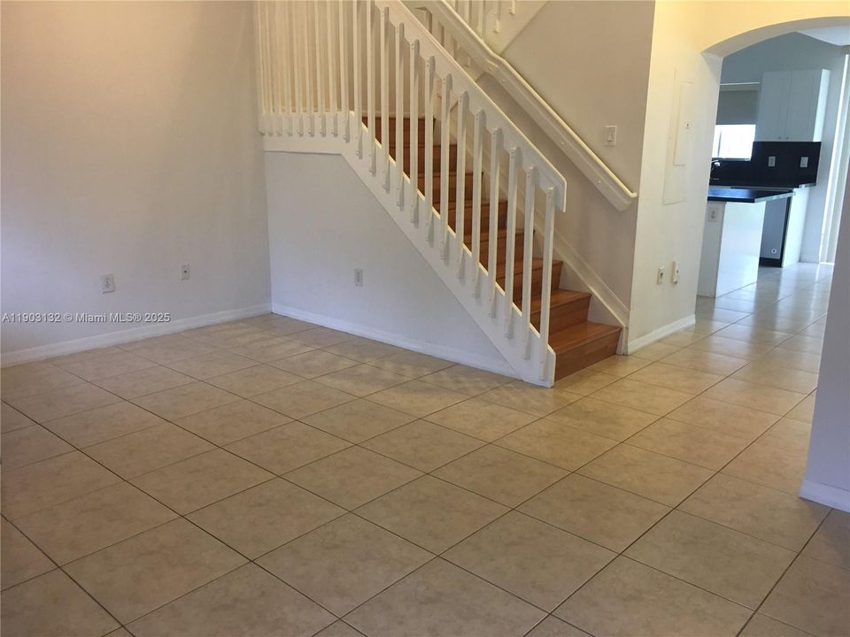 Recently Rented: $2,800 (2 beds, 2 baths, 1050 Square Feet)