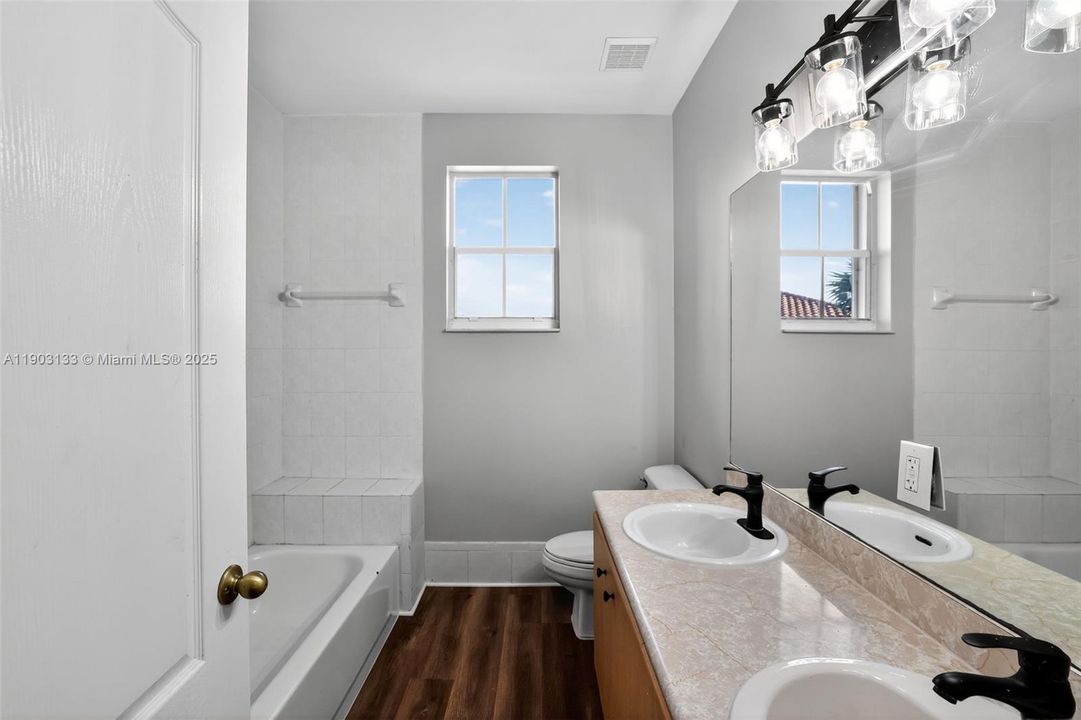 Active With Contract: $931,000 (5 beds, 3 baths, 3670 Square Feet)