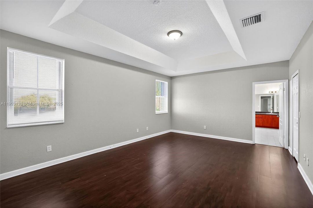 Active With Contract: $931,000 (5 beds, 3 baths, 3670 Square Feet)