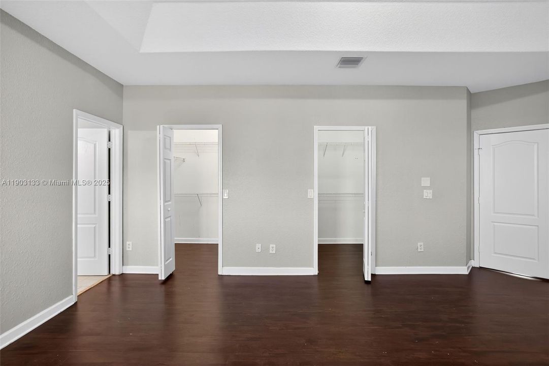 Active With Contract: $931,000 (5 beds, 3 baths, 3670 Square Feet)