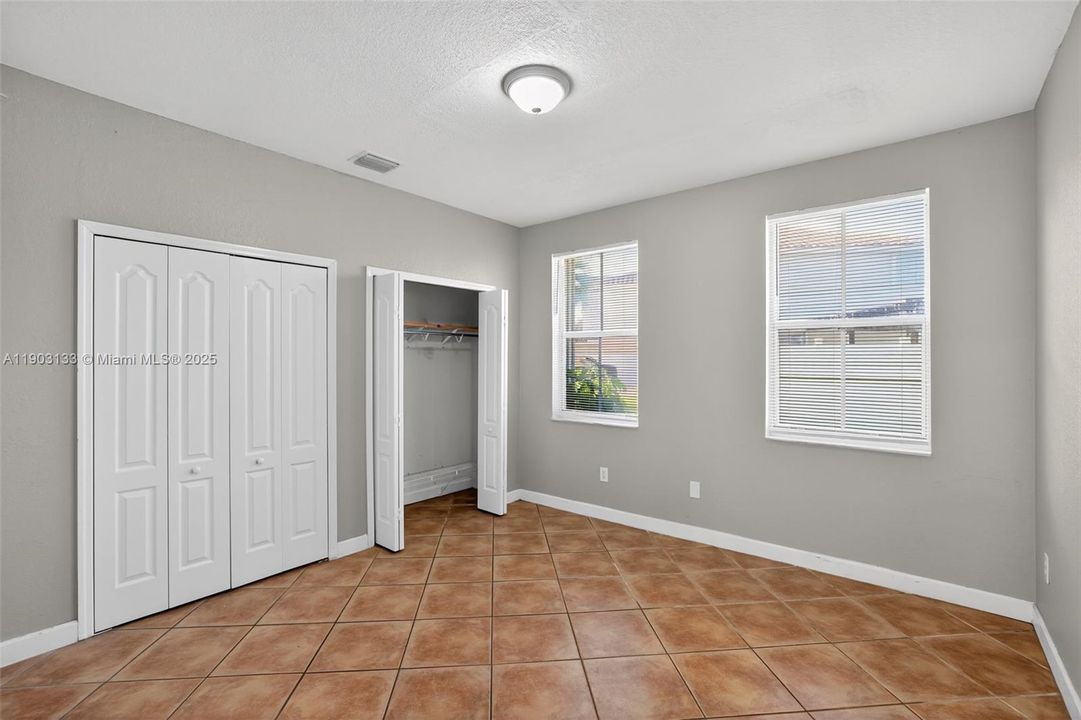 Active With Contract: $931,000 (5 beds, 3 baths, 3670 Square Feet)