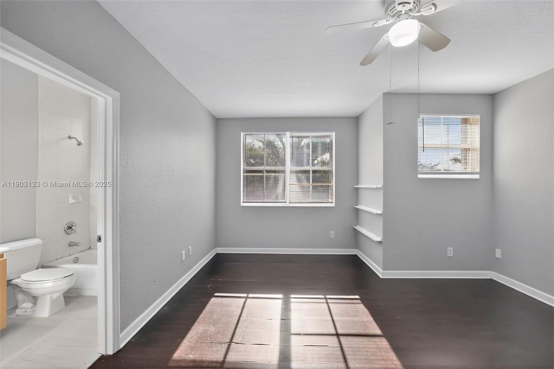 Active With Contract: $931,000 (5 beds, 3 baths, 3670 Square Feet)