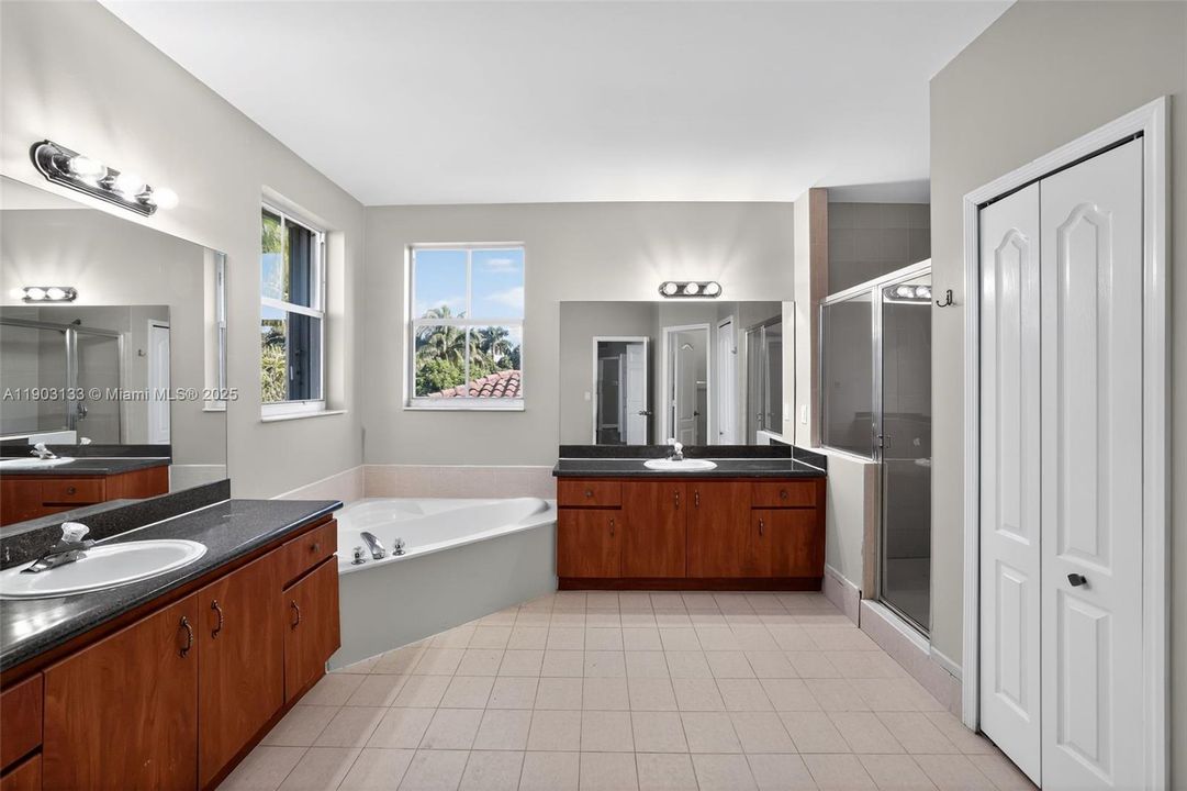 Active With Contract: $931,000 (5 beds, 3 baths, 3670 Square Feet)