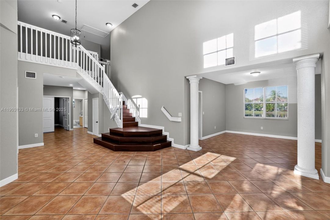 Active With Contract: $931,000 (5 beds, 3 baths, 3670 Square Feet)