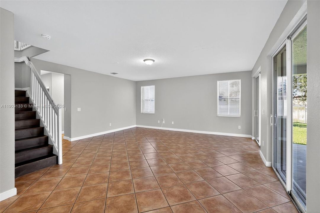 Active With Contract: $931,000 (5 beds, 3 baths, 3670 Square Feet)