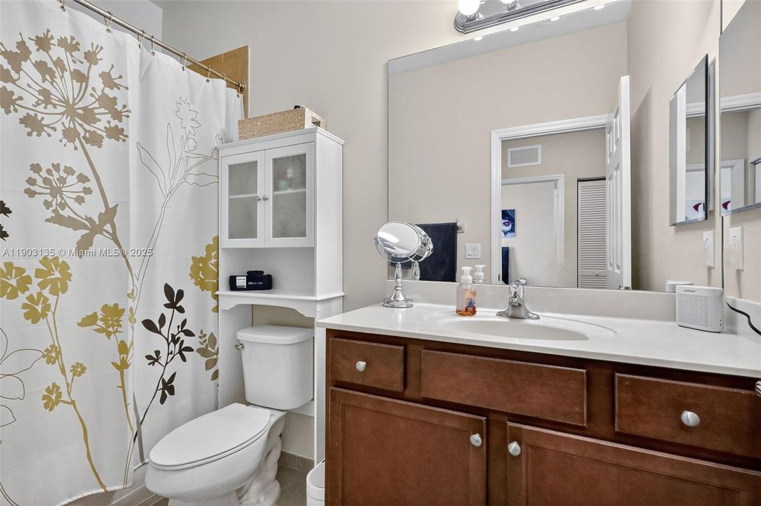 Activo con contrato: $620,000 (3 camas, 2 baños, 1704 Pies cuadrados)