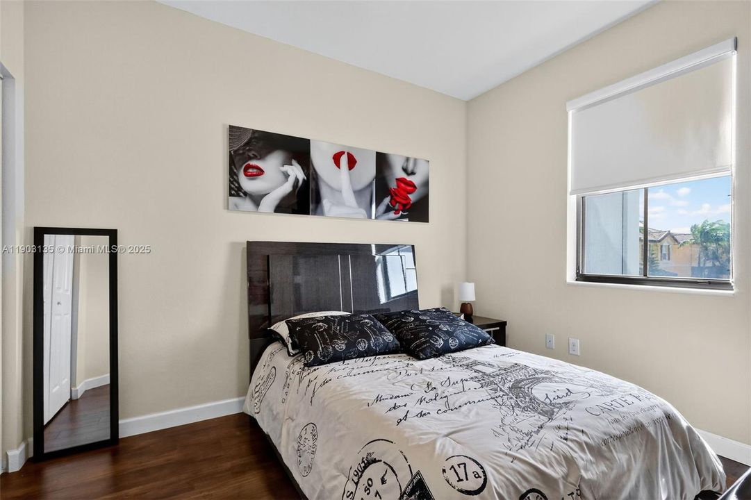 Activo con contrato: $620,000 (3 camas, 2 baños, 1704 Pies cuadrados)