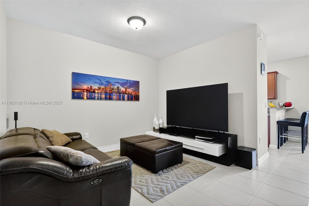 Activo con contrato: $620,000 (3 camas, 2 baños, 1704 Pies cuadrados)