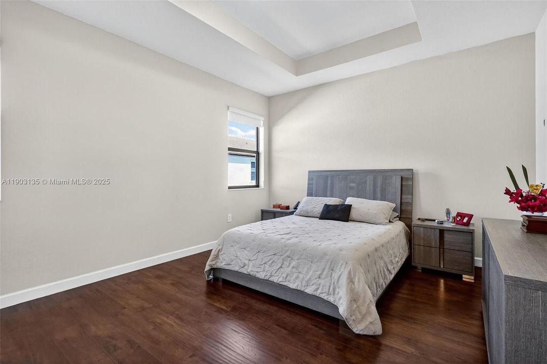 Activo con contrato: $620,000 (3 camas, 2 baños, 1704 Pies cuadrados)