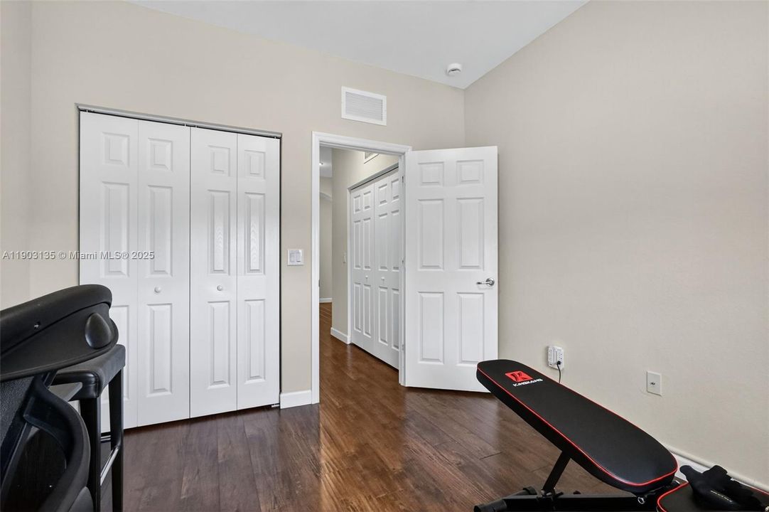 Activo con contrato: $620,000 (3 camas, 2 baños, 1704 Pies cuadrados)